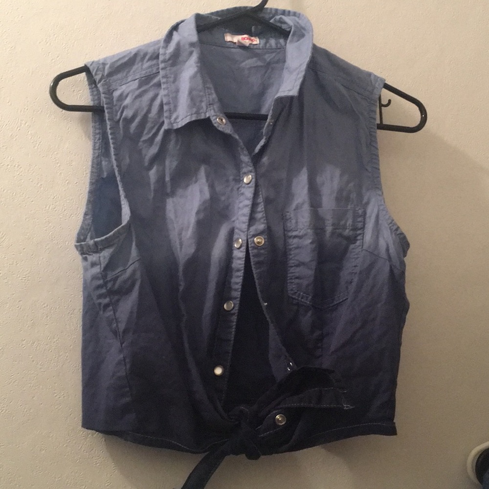 Button up shirt that ties at bottom